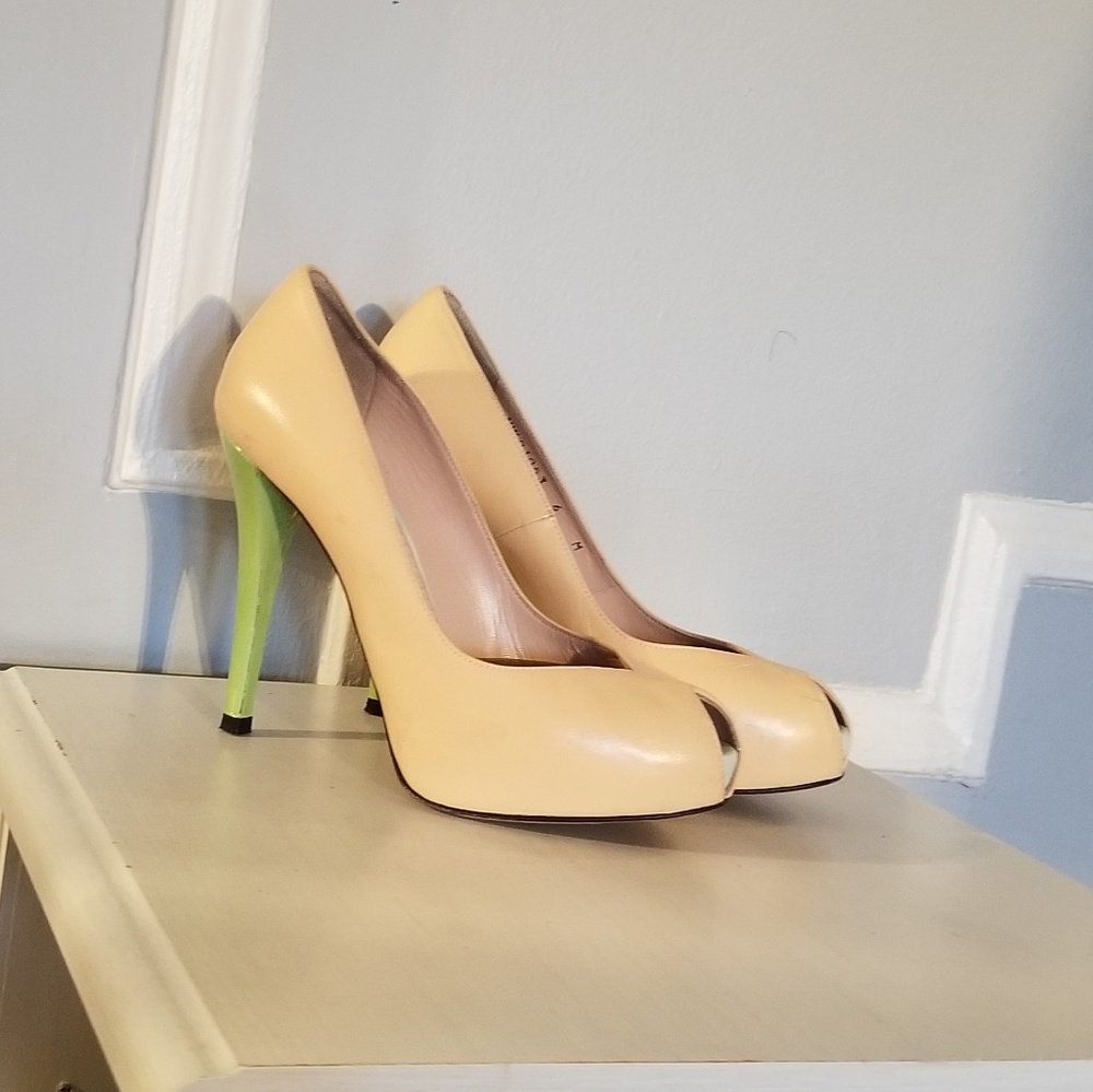 Stewart Weitzman Platform Pumps